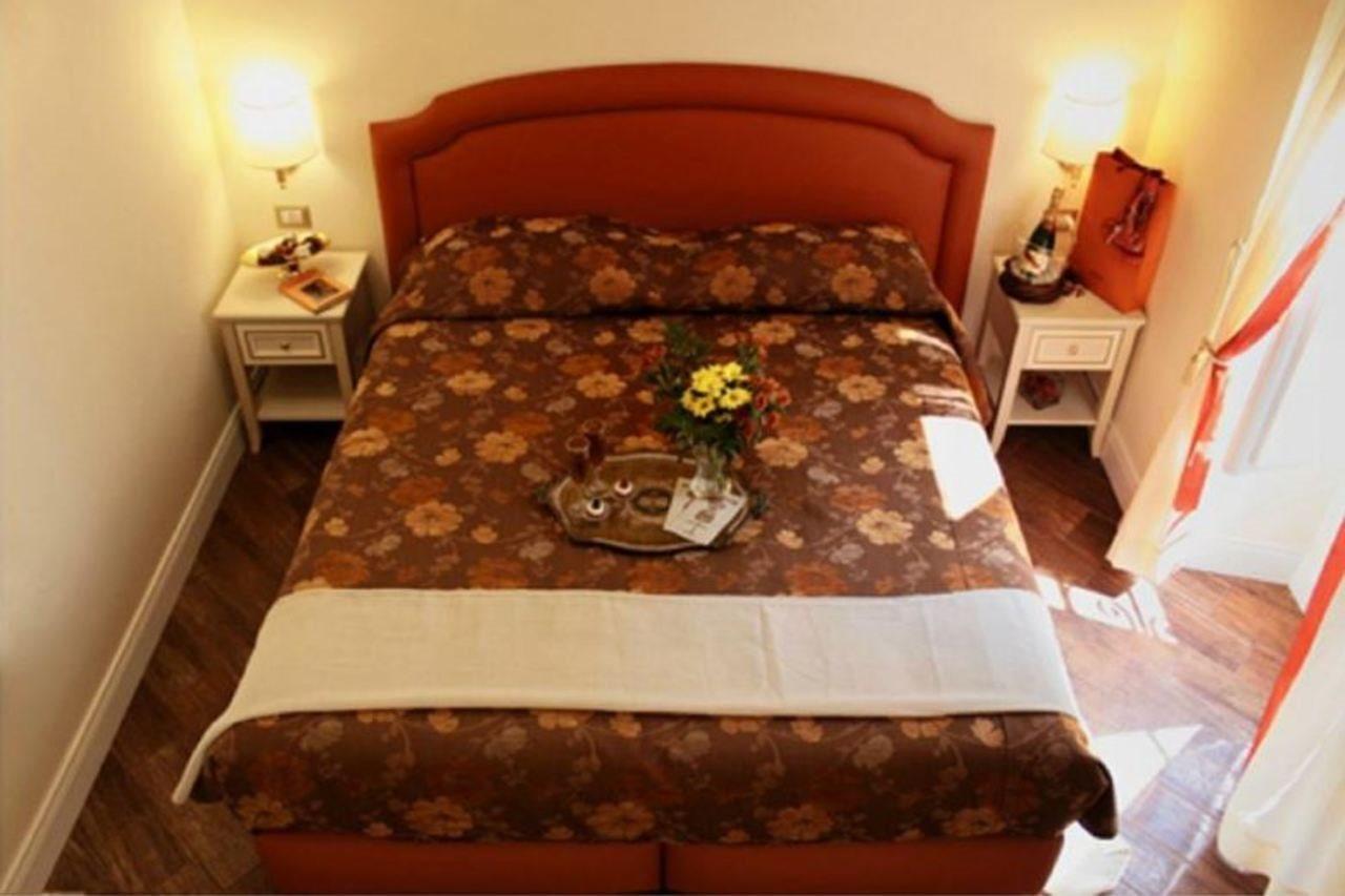 Locanda Colosseo โรม ภายนอก รูปภาพ